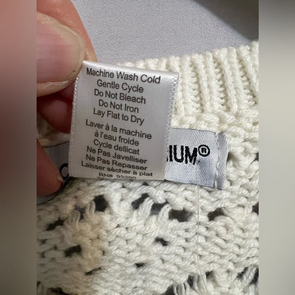 Adorable crochet vest by Cotton Emporium, cream colored, crochet flowers NWT XS - Picture 4 of 8